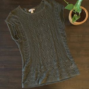 Women’s sleeveless knit sweater